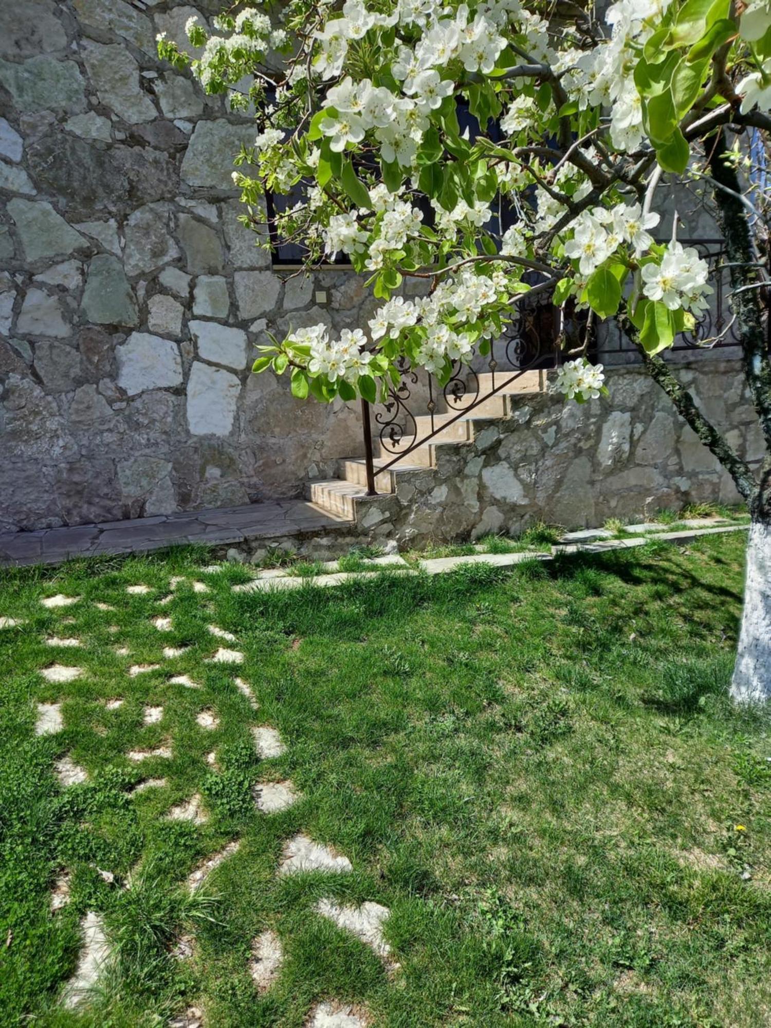 Guest House Ijevan'S Garden Dış mekan fotoğraf